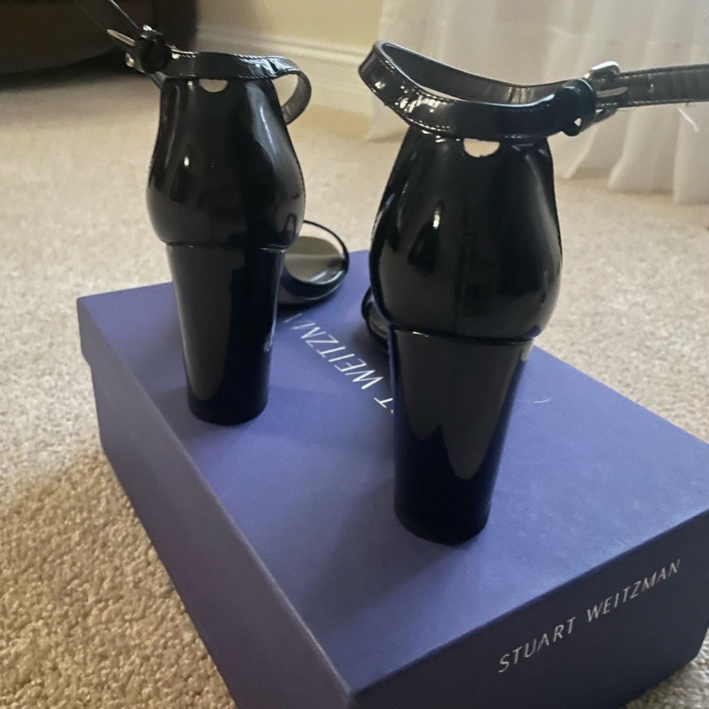 Stuart Weitzman in black. Size 6. Never worn